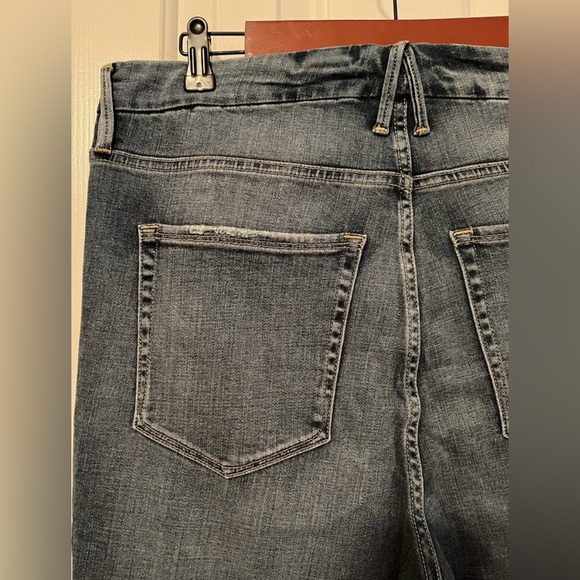 Good American Medium-Wash Jeans - Picture 7 of 12